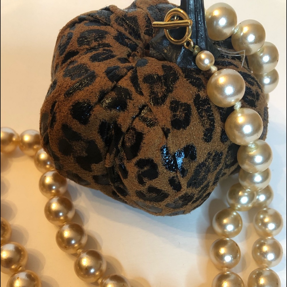 2 set pearl necklaces